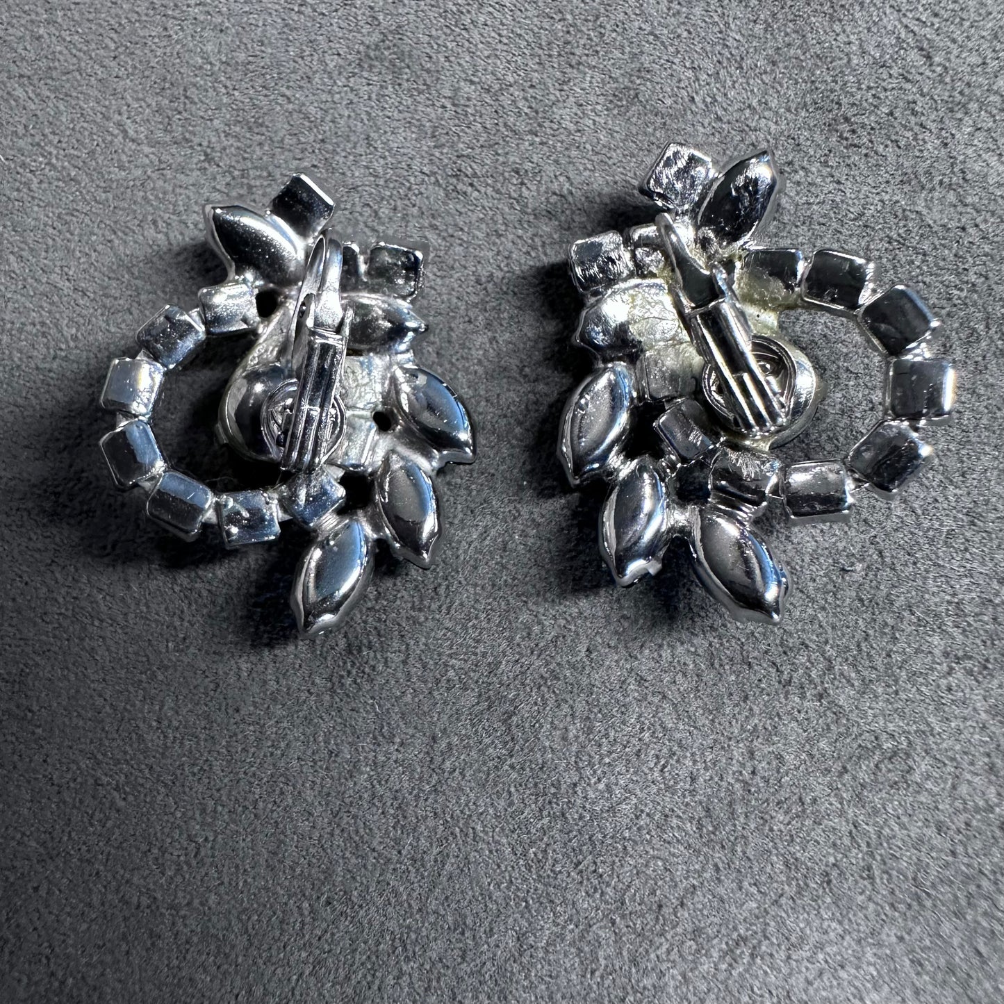 Vtg Black and Clear Crystal Rhinestone Clip-On Cluster Earrings