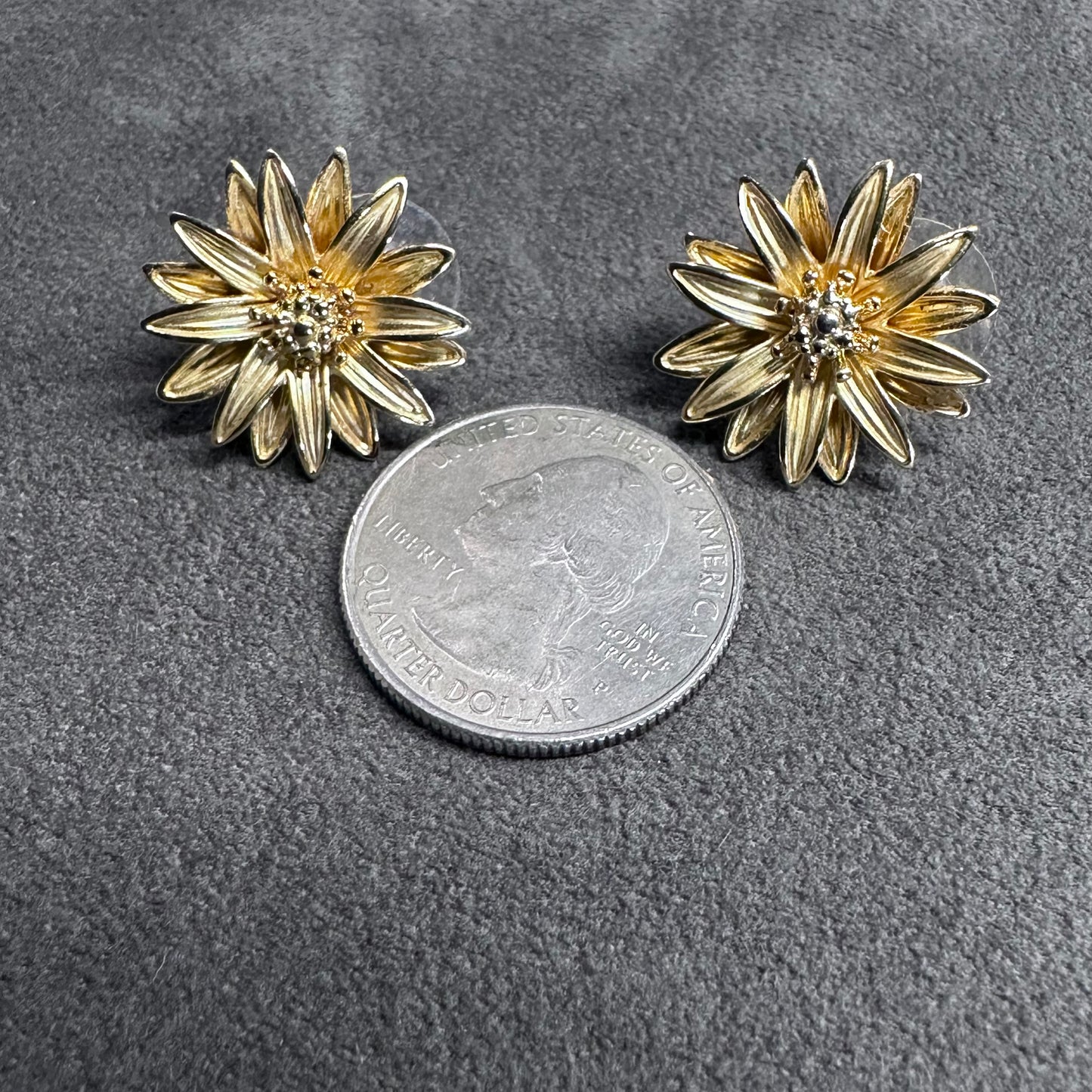 Stunning Gold Toned Pierced Earring