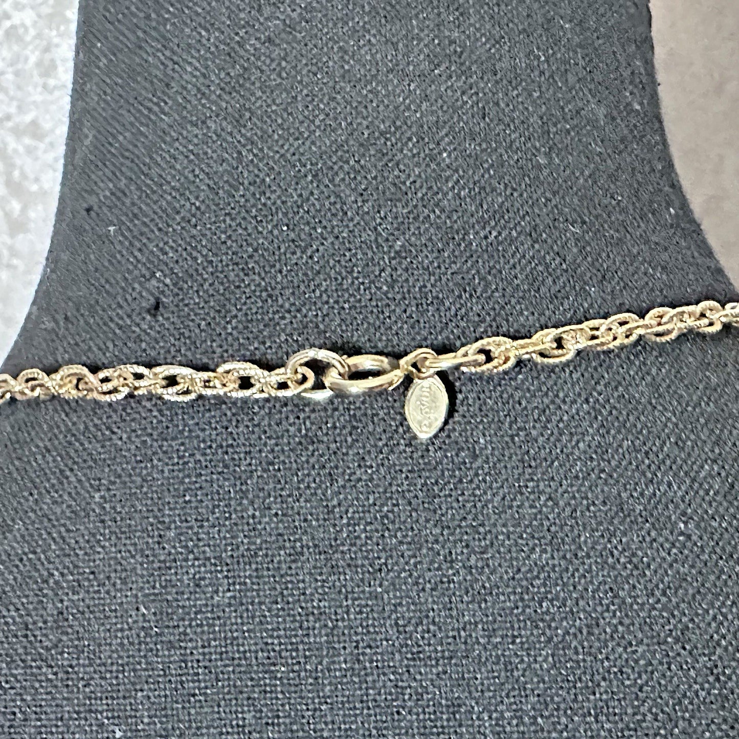 Classic versatile 36" Avon gold tone rope chain Necklace - vintage