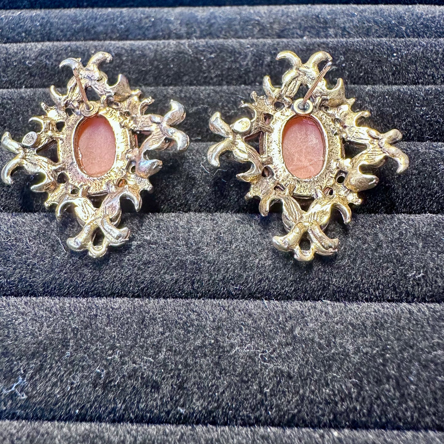 Vintage Ornate Cameo Pierced Earring