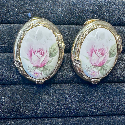 Vintage 1928 Porcelain Motif Transfer Rose Print Oval Shape Gold Tone Cushion Clip On Earring