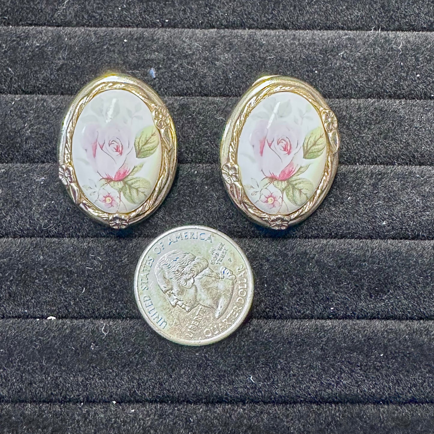 Vintage 1928 Porcelain Motif Transfer Rose Print Oval Shape Gold Tone Cushion Clip On Earring