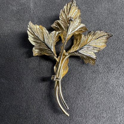 Vintage gold tone thistle flower Brooch Pin
