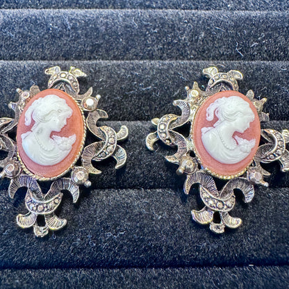Vintage Ornate Cameo Pierced Earring