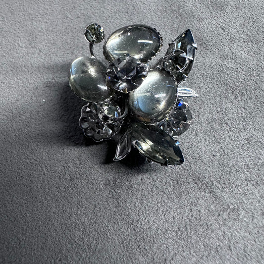 Vintage silver toned gray cabochon glass rhinestone floral brooch pin