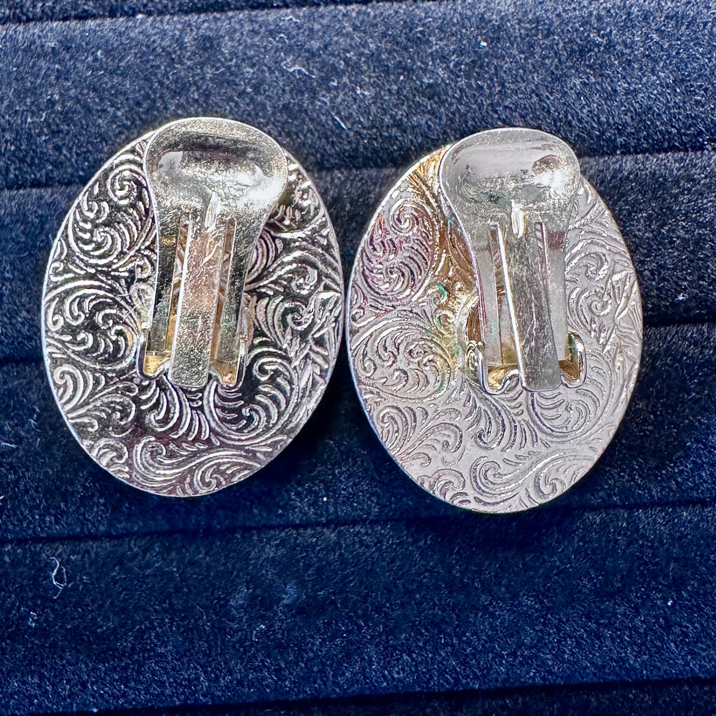 Vintage 1928 Porcelain Motif Transfer Rose Print Oval Shape Gold Tone Cushion Clip On Earring