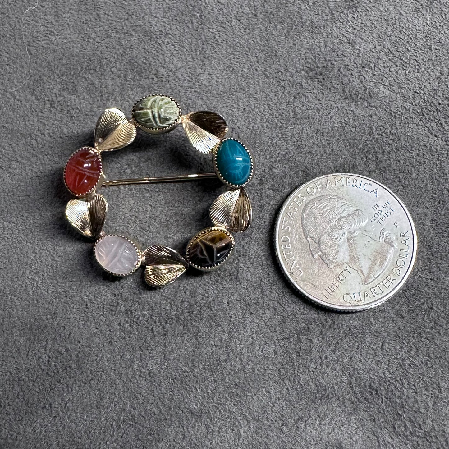 Vintage KL 12k Gold filled Green Black Onyx Carnelian Scarab Wreath Leaf Brooch
