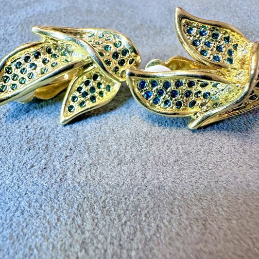 Vintage gold tone leaf shaped rhinestone studded clip on earrings (unmarked)
