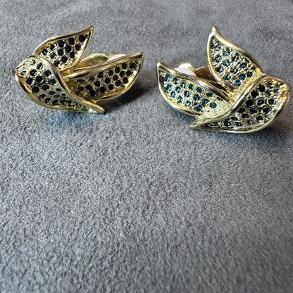 Vintage gold tone leaf shaped rhinestone studded clip on earrings (unmarked)