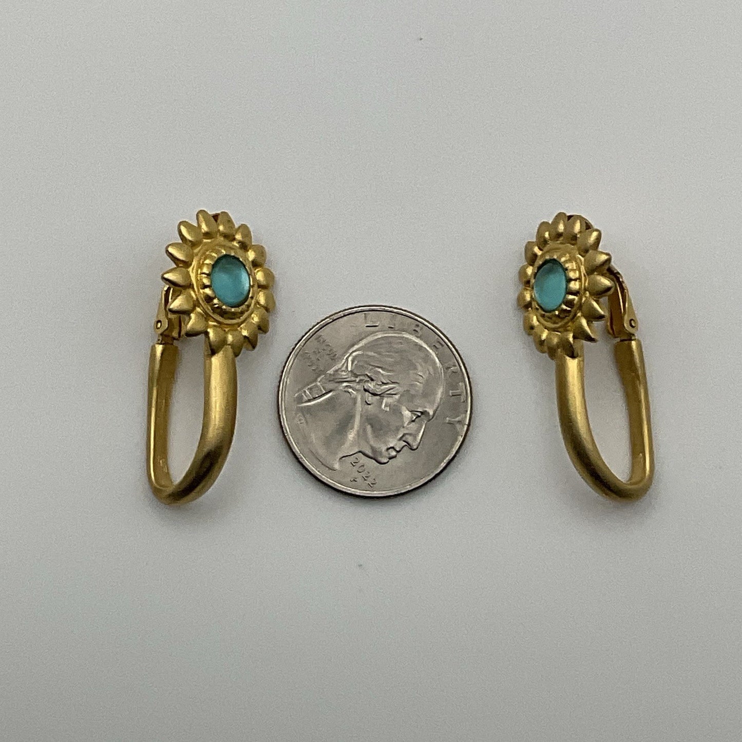 Liz Claiborne Dangle Clip Earrings Gold Tone Green Stone LCI Signed