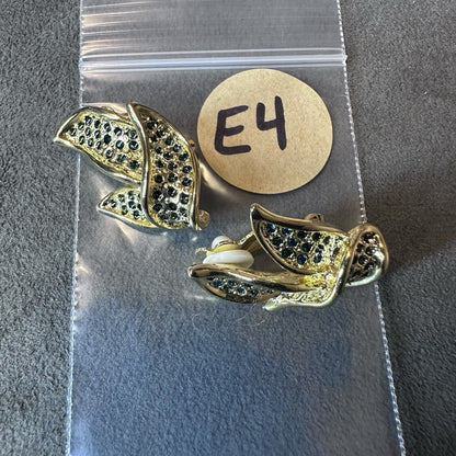 Vintage gold tone leaf shaped rhinestone studded clip on earrings (unmarked)