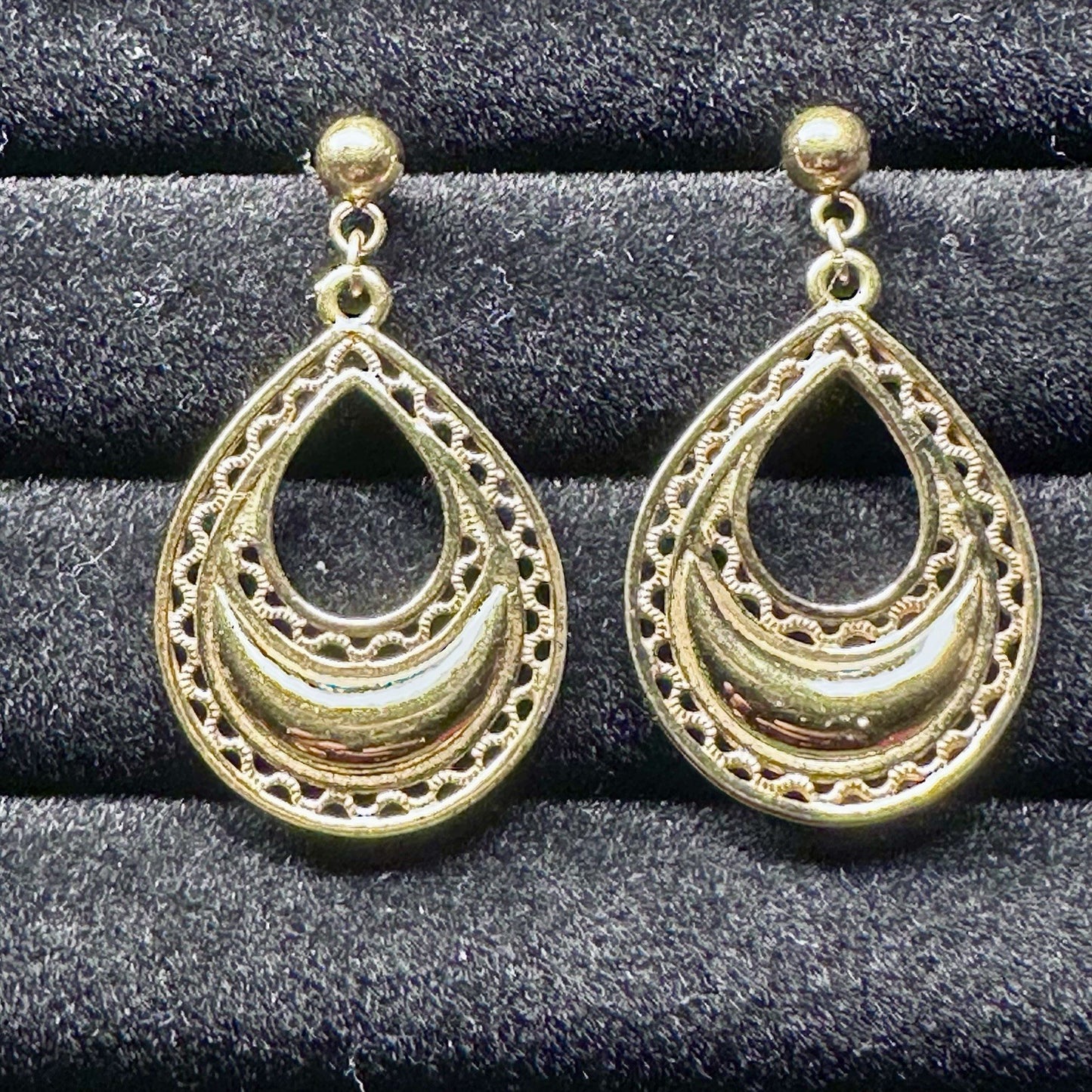 Vintage Monet Teardrop Filigree Chevron Open work Gold Tone Pierced Earring