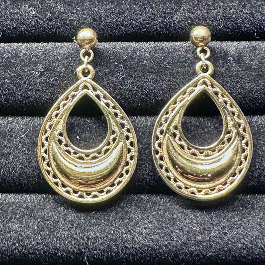 Vintage Monet Teardrop Filigree Chevron Open work Gold Tone Pierced Earring