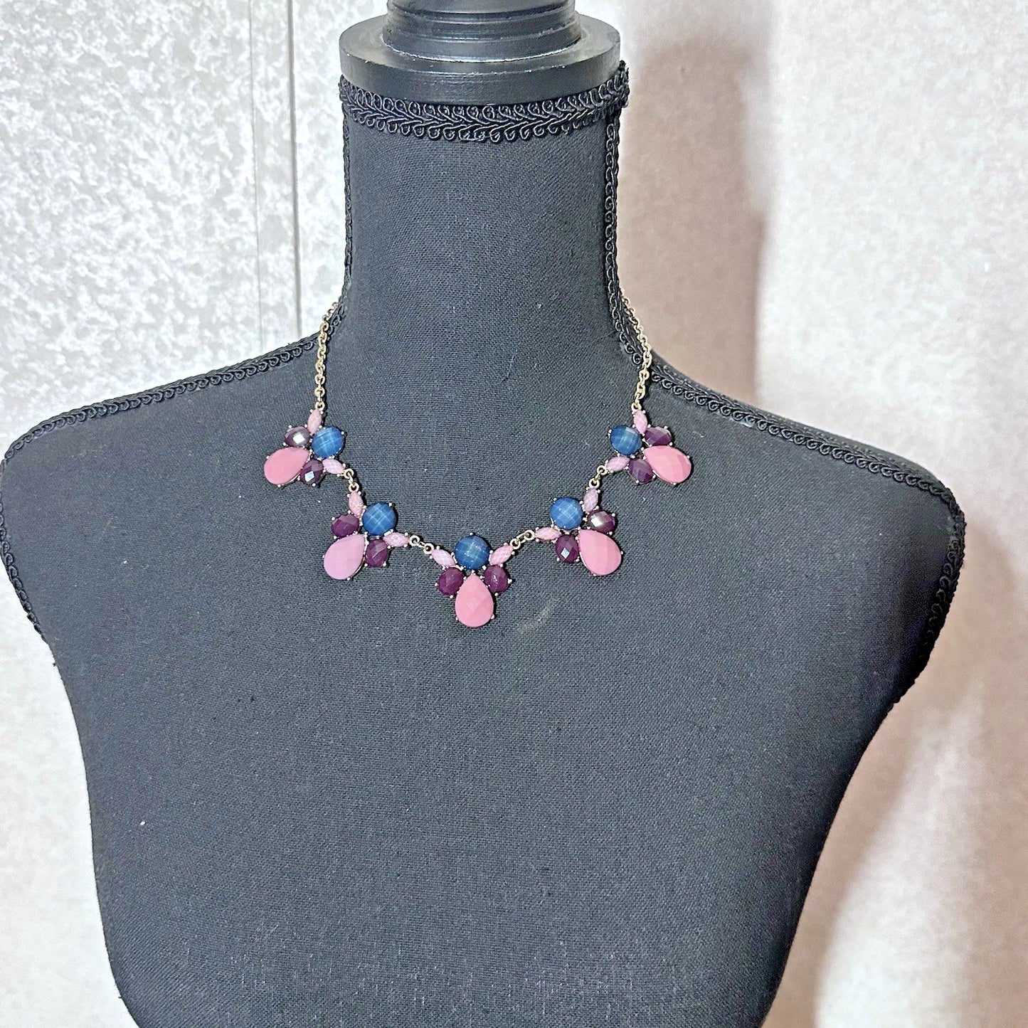 Charming Charlie Gold Tone Blue Pink Purple Acrylic Statement Fashion Necklace