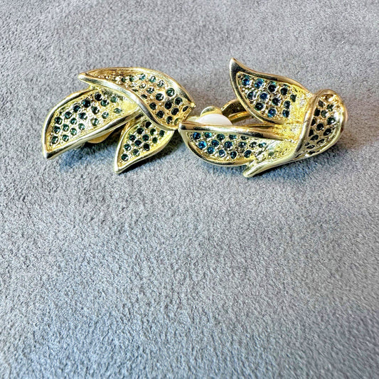 Vintage gold tone leaf shaped rhinestone studded clip on earrings (unmarked)