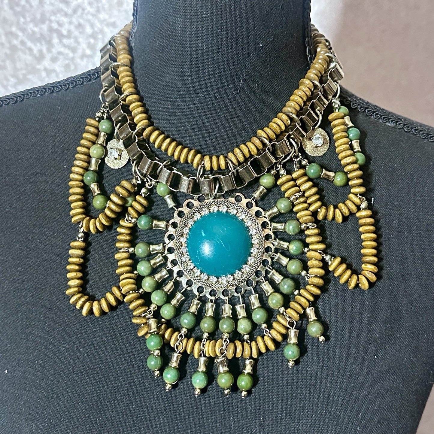 Chunky Statement Fashion Wooden green bead rhinestone necklace